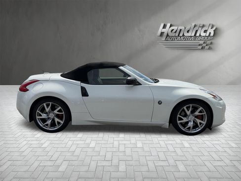 Used 2014 Nissan 370Z Touring w/ Sport Package RWD image 10
