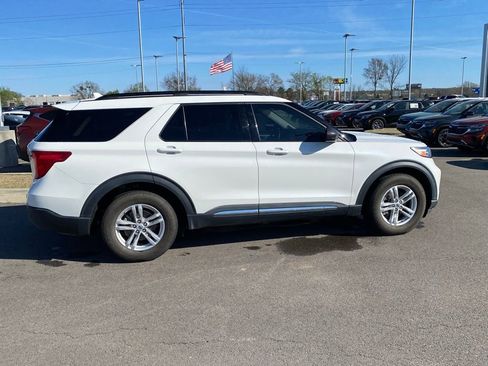 Used 2022 Ford Explorer XLT w/ Equipment Group 202A RWD image 8