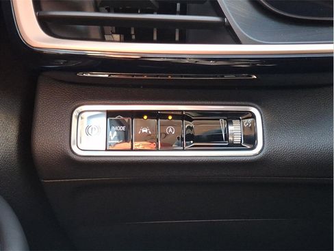 Used 2024 Buick Envision Sport Touring AWD/4WD image 28