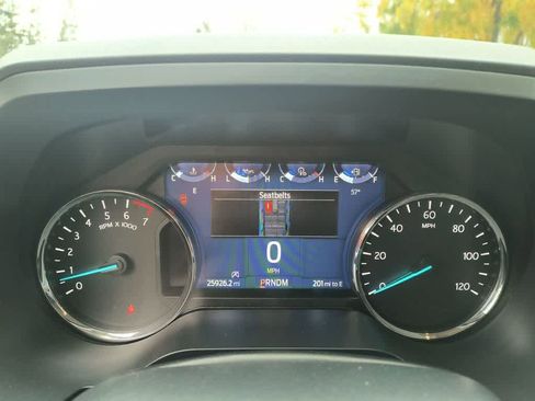 Used 2024 Ford Expedition XLT image 15