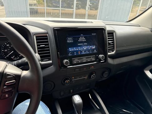 Used 2024 Nissan Frontier SV w/ Technology Package RWD image 20