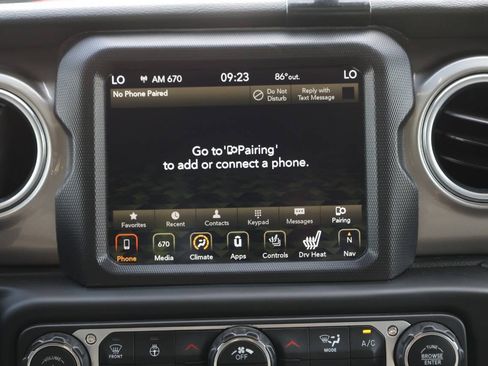 Used 2018 Jeep Wrangler Unlimited Sahara AWD/4WD image 20