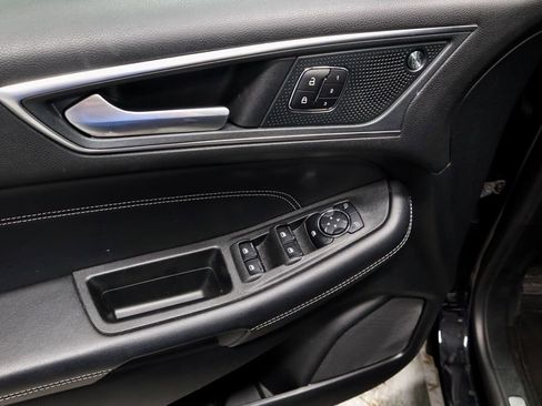 Certified 2024 Ford Edge Titanium AWD/4WD image 23