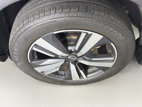 Used 2023 Nissan Rogue SL w/ SL Premium Package AWD/4WD image 11