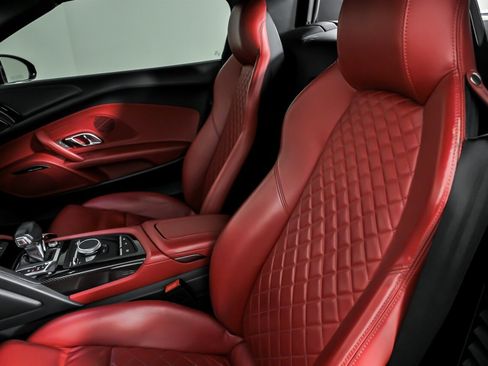 Used 2017 Audi R8 V10 w/ Ceramic Brake Package image 27