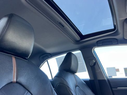 Certified 2019 Toyota Camry XLE w/ Sunroof Package FWD image 17
