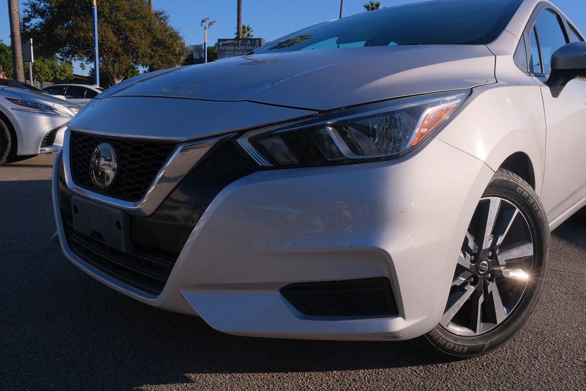 Used 2021 Nissan Versa SV FWD image 7