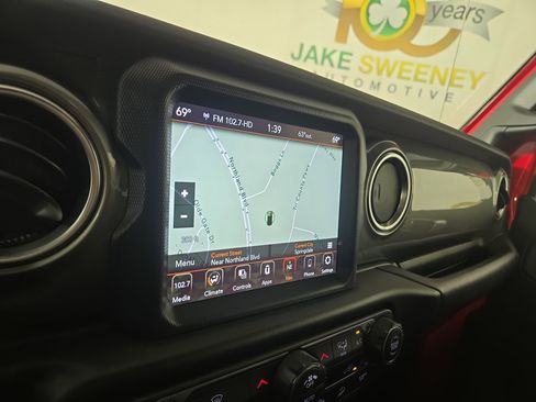 Used 2020 Jeep Wrangler Unlimited Sahara image 20