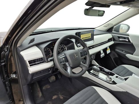 New 2026 Mitsubishi Outlander SE FWD image 15