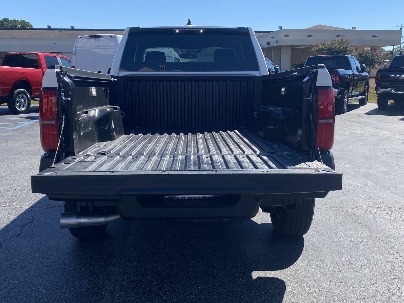 Used 2025 Toyota Tacoma SR RWD image 5