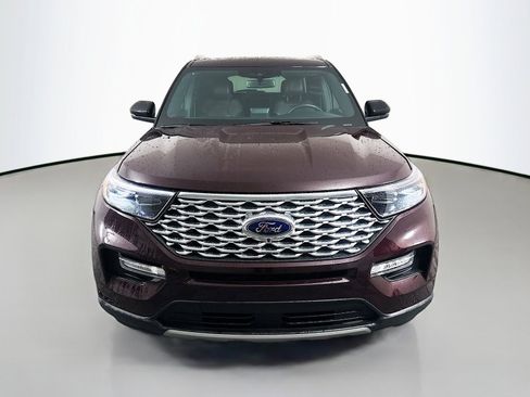 Used 2023 Ford Explorer Platinum w/ Technology Package AWD/4WD image 2