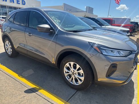 Used 2024 Ford Escape Active w/ Tech Pack #1 AWD/4WD image 1