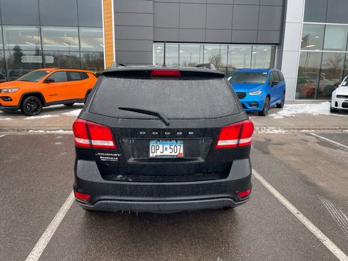 Used 2019 Dodge Journey SE w/ Blacktop Package image 6