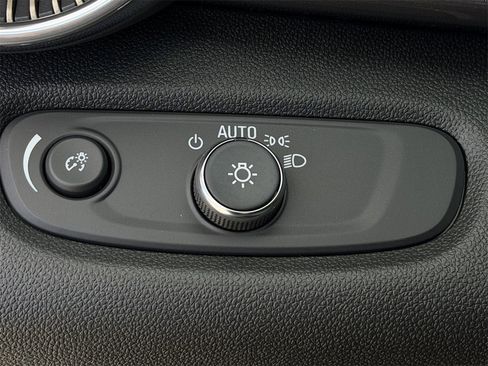 New 2026 Chevrolet Trax ACTIV w/ Sunroof Package image 20