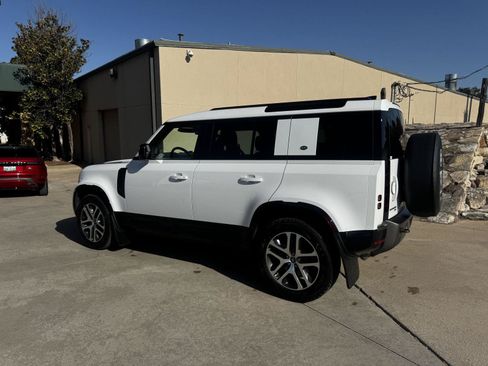 Used 2022 Land Rover Defender 110 X-Dynamic SE AWD/4WD image 4