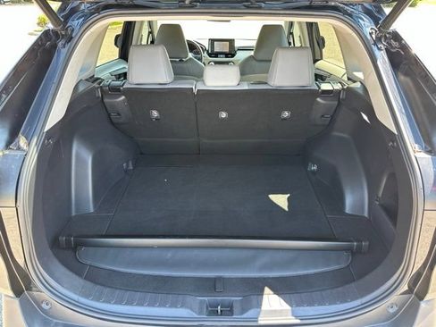 Used 2021 Toyota RAV4 XLE Premium FWD image 30