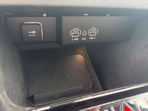 Used 2024 Jeep Wagoneer L Series II RWD image 23