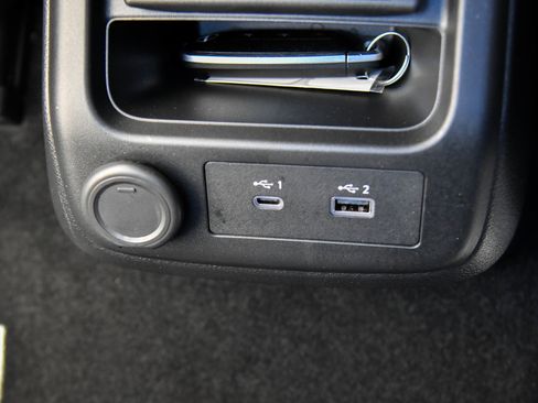 Used 2024 Nissan Ariya AWD image 33