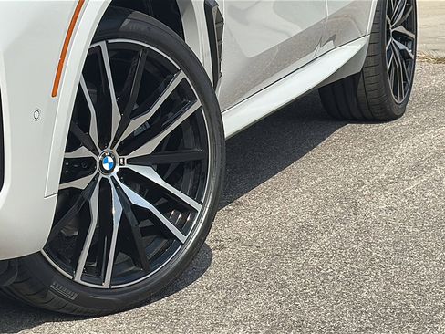 New 2026 BMW X5 sDrive40i w/ M Sport Package image 3