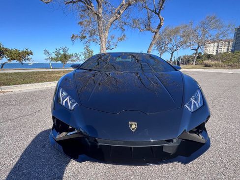 Used 2022 Lamborghini Huracan EVO image 25