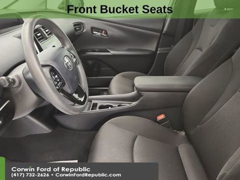 Used 2020 Toyota Prius LE image 12
