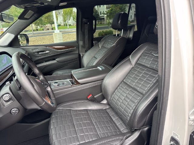 Used 2021 Cadillac Escalade Sport Platinum w/ LPO, ONYX Package AWD/4WD image 13
