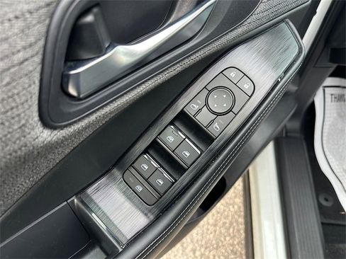 Used 2023 Nissan Rogue SV image 19