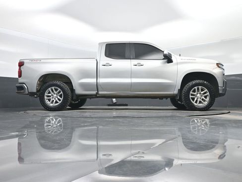 Used 2020 Chevrolet Silverado 1500 LT AWD/4WD image 31