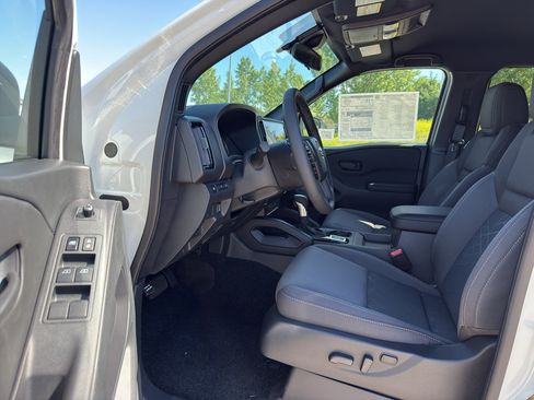 New 2026 Nissan Frontier SV AWD/4WD image 12