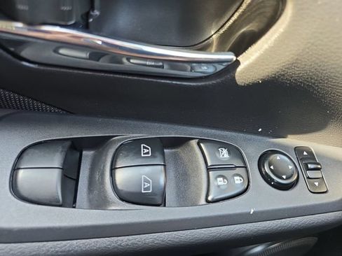 Used 2024 Nissan Kicks SV FWD image 28