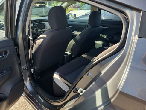Used 2021 Nissan Versa SV FWD image 9