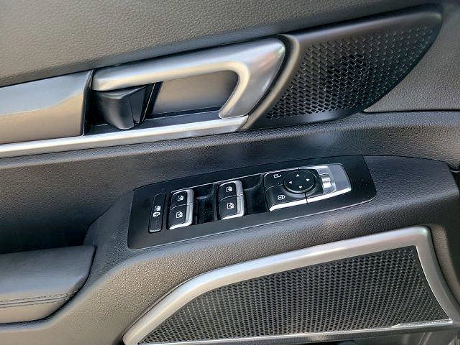 Used 2023 Kia Telluride S AWD/4WD image 23