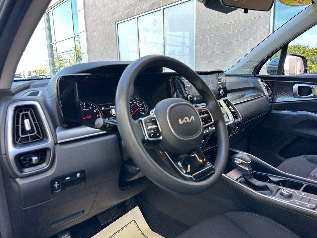 Used 2022 Kia Sorento LX FWD image 37