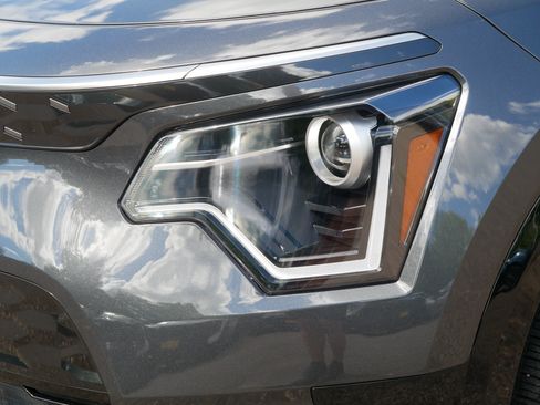 Certified 2024 Kia Niro Wind w/ Wind Preserve Package FWD image 16