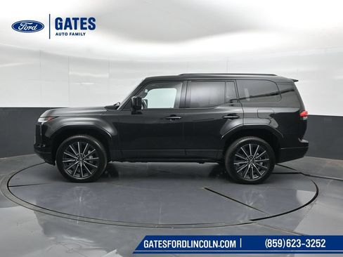 Used 2026 Lexus GX 550 w/ Accessory Package (2T) AWD/4WD image 7