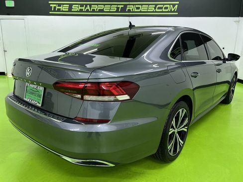 Used 2022 Volkswagen Passat 2.0T SE FWD image 10