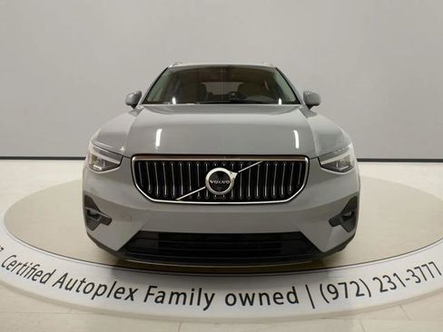 Used 2025 Volvo XC40 B5 Plus AWD/4WD image 8