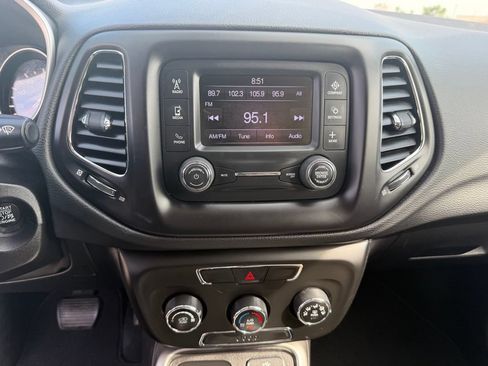 Used 2018 Jeep Compass Sport AWD/4WD image 16
