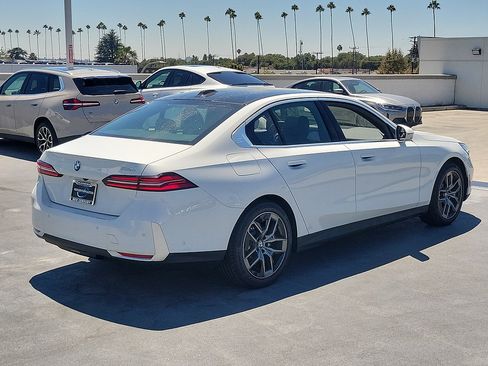 New 2027 BMW 530i w/ Premium Package RWD image 3