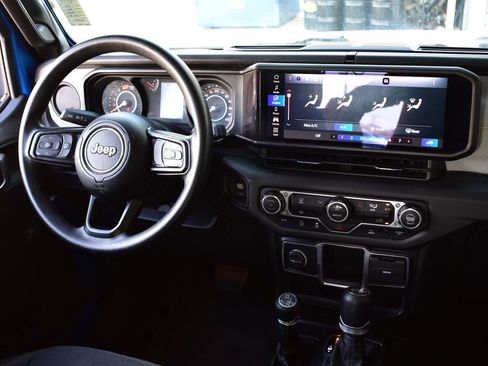 Used 2024 Jeep Wrangler Sport image 31