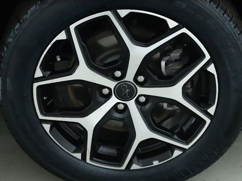 Used 2025 Jeep Compass Limited AWD/4WD image 38