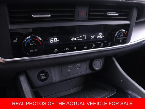 Used 2024 Nissan Rogue SV w/ SV Premium Package AWD/4WD image 6