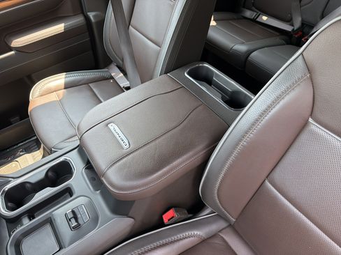 Used 2024 GMC Sierra 2500 Denali w/ Technology Package AWD/4WD image 28