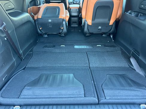 New 2026 Chrysler Pacifica Pinnacle AWD/4WD image 16