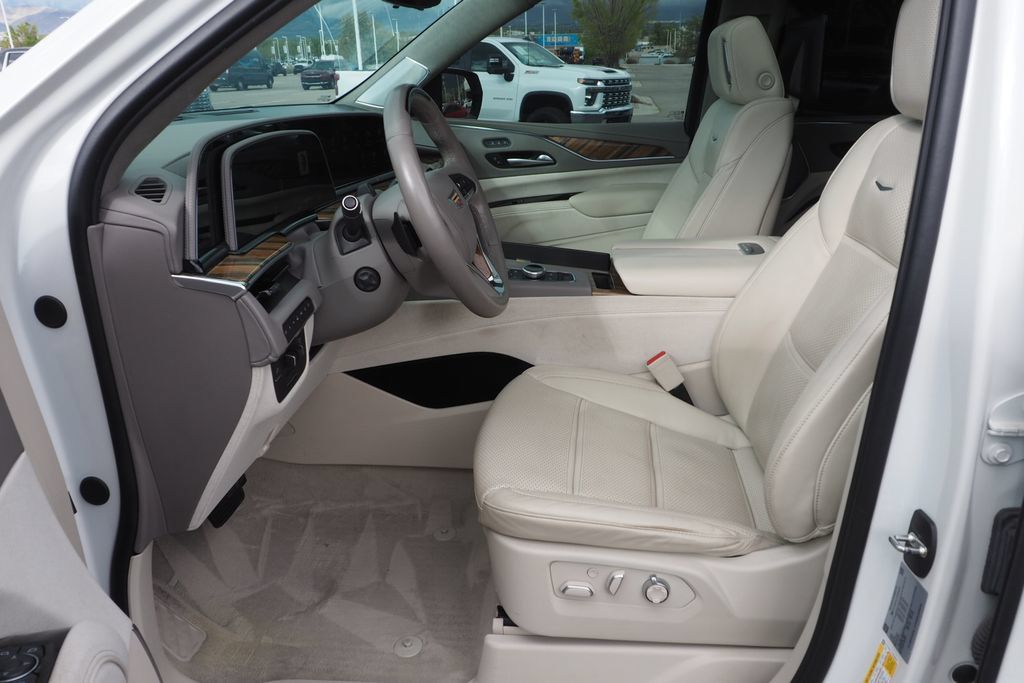 Used 2023 Cadillac Escalade Sport Platinum AWD/4WD image 12