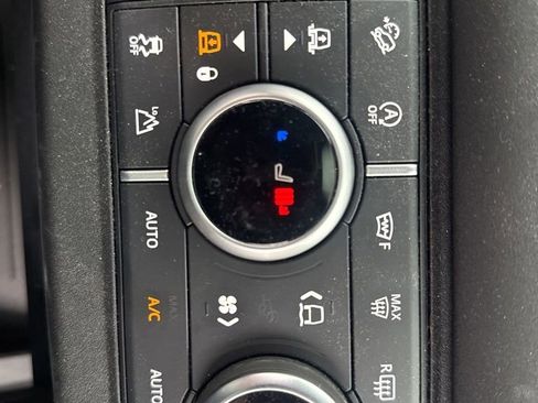 Used 2023 Land Rover Defender 130 X-Dynamic SE AWD/4WD image 17
