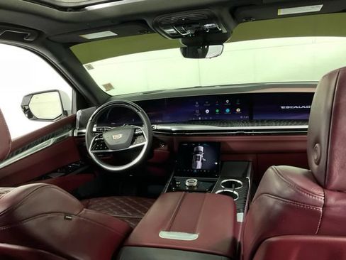 Used 2025 Cadillac Escalade Sport w/ Touring Package AWD/4WD image 13