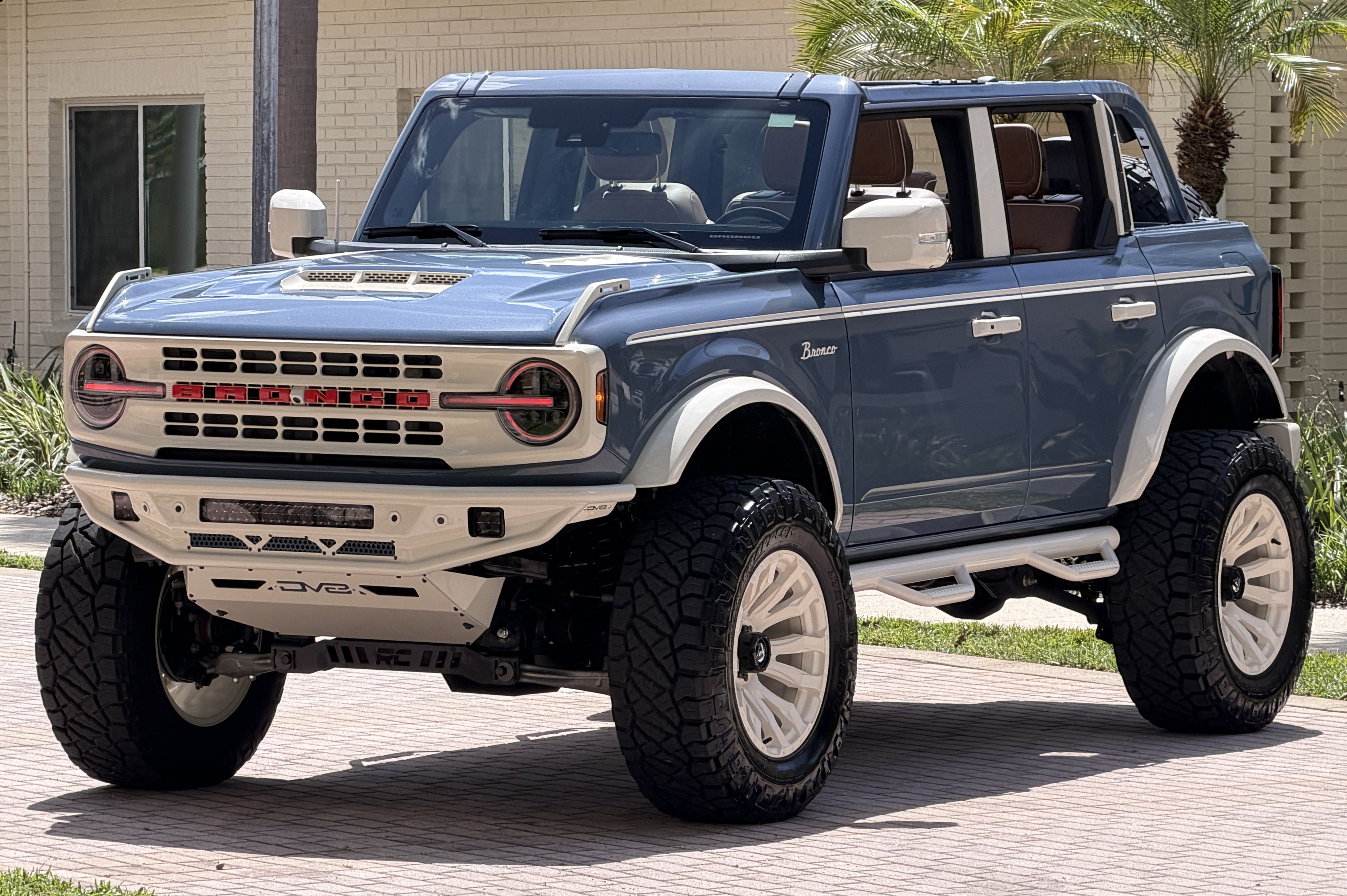 Used 2025 Ford Bronco Outer Banks AWD/4WD image 11