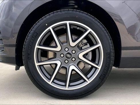 New 2026 Land Rover Range Rover Velar Dynamic SE image 15