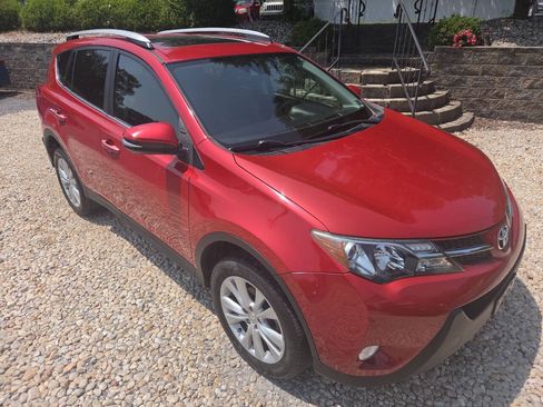Used 2015 Toyota RAV4 Limited w/ Technology Package AWD/4WD image 9